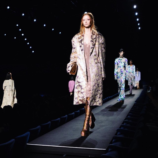 @walldamort walk for @driesvannoten during @parisfashionweek #parishfashionweek #mywork #runway #driesvannoten